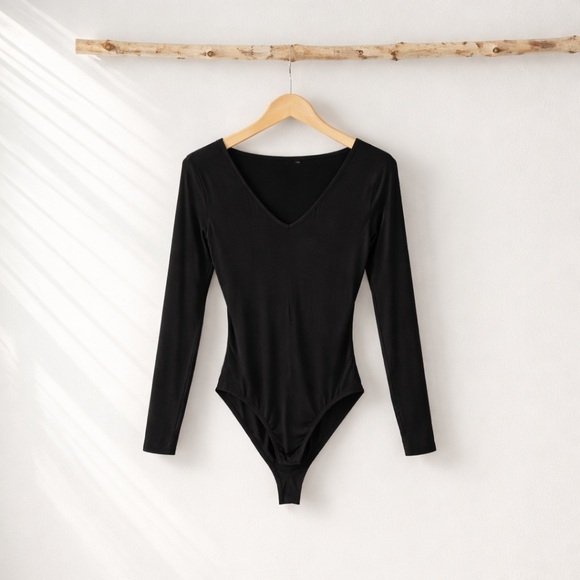 Everlane Tops - Everlane Classic Black Long Sleeve V-neck Bodysuit‎ Womens M Capsule Minimalist